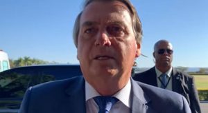 Bolsonaro cogita não disputar eleição se não tiver voto impresso em 2022