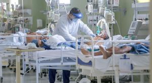 Em duas semanas, média móvel de mortes por Covid-19 no Ceará cai 66%