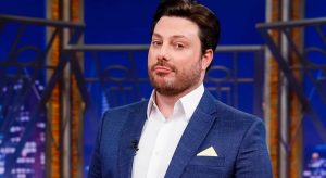 Danilo Gentili zomba da internação de Bolsonaro e fãs criticam