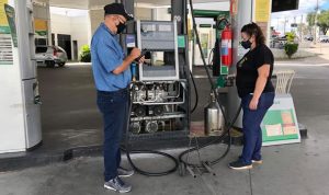 Inmetro fiscaliza postos de combustíveis em Juazeiro do Norte