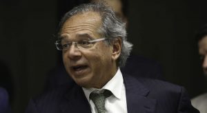 Paulo Guedes diz que energia mais cara neste ano evita crise em 2022