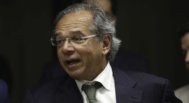 Paulo Guedes diz que energia mais cara neste ano evita crise em 2022