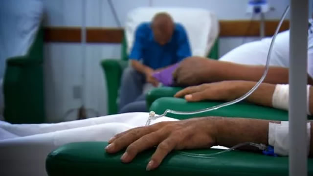 Bolsonaro veta projeto que facilitaria acesso a remédios orais contra câncer, informa Planalto