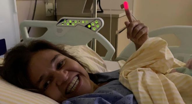 Claudia Rodrigues deixa semi-UTI após apresentar melhora, mas segue internada