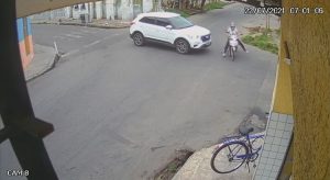 Veja imagem de acidente em Juazeiro deixando enfermeira do HRC ferida