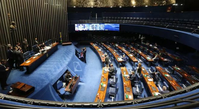 Projeto que prevê prisão para quem discriminar mulheres em campanhas é aprovado