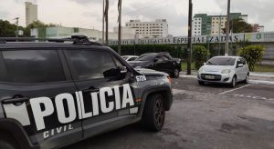 Ministério Público cumpre mandados contra policiais suspeitos de extorsão, tortura e outros crimes