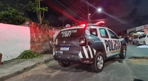 Vítima em ônibus acena para policiais e homem é preso em flagrante por importunação sexual