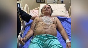 Bolsonaro tem obstrução intestinal e será transferido para São Paulo