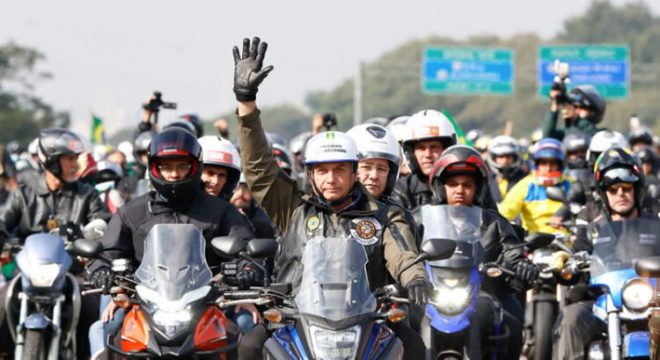 Justiça Federal do Ceará dá cinco dias para AGU justificar motociata de Bolsonaro