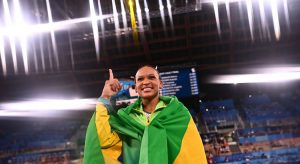 É ouro! Rebeca Andrade conquista mais uma medalha na ginástica