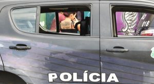 Mulher é presa suspeita de matar o próprio companheiro em Viçosa do Ceará