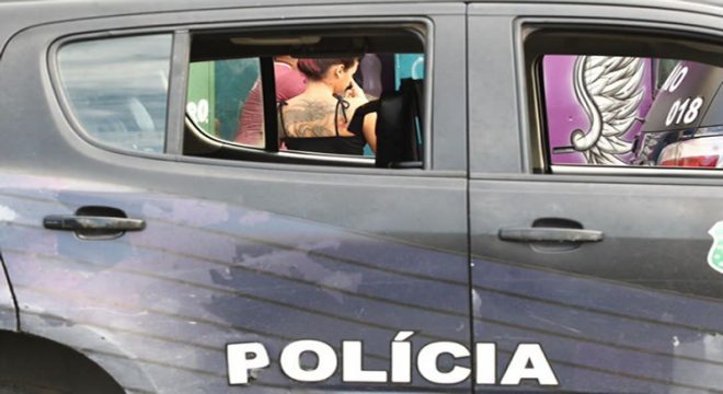 Mulher é presa suspeita de matar o próprio companheiro em Viçosa do Ceará