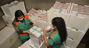 Novos lotes com mais de 322 mil doses de vacinas contra Covid-19 chegam ao Ceará nesta quinta