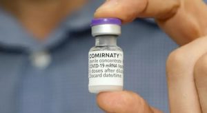 Ceará negocia com a Pfizer compra da vacina para população entre 12 e 18 anos