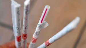 Projeto que proíbe uso de canudos plásticos em estabelecimentos do Ceará é aprovado