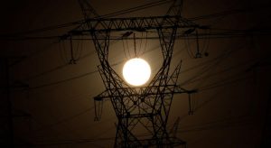 Empresários pedem volta do horário de verão em meio a crise