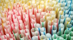 Proibição de canudos plásticos em comércios do Ceará entra em vigor