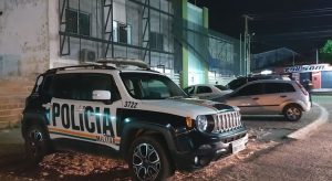 Avô é detido suspeito de ameaçar neto de 10 anos com faca