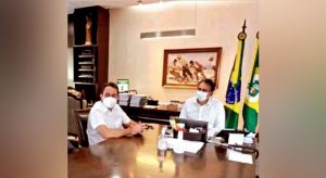 Dr. Lorim, prefeito eleito de Missão Velha, se reúne com o governador Camilo Santana