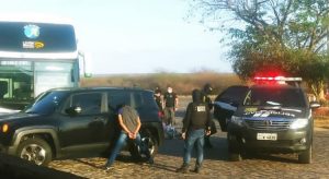 Polícia Civil prende no Cariri mais um casal trazendo drogas para o Ceará num ônibus