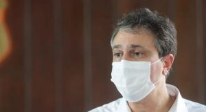 Governador Camilo Santana tem celular hackeado por quadrilha que aplica golpe financeiro