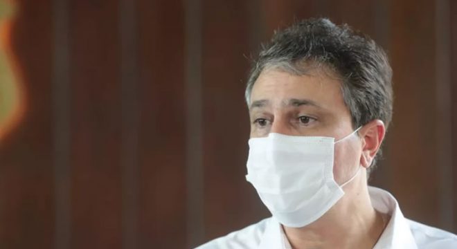 Governador Camilo Santana tem celular hackeado por quadrilha que aplica golpe financeiro