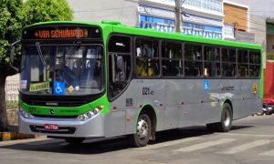 Idoso preso num ônibus em Juazeiro por gestos obscenos perante criança de 10 anos