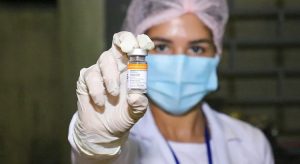 Governo do Ceará vai assinar contrato para compra direta de 3 milhões de doses da CoronaVac