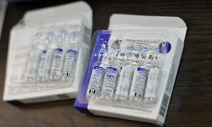 Sputnik V tem contrato de compra de vacinas suspenso pelo Ceará, diz Camilo Santana