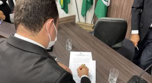 Dr. Lorim toma posse como prefeito de Missão Velha