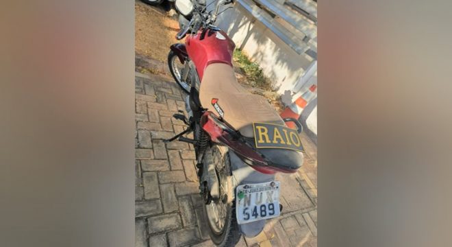 RAIO vai até suposta “boca de fumo” em Crato e encontra moto roubada em Juazeiro