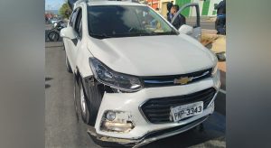 Motorista se envolve num acidente em Juazeiro e ainda bota o carro para cima da PM