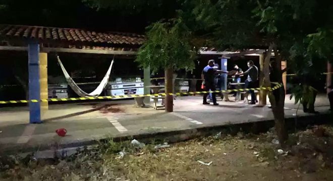 Discussão entre caminhoneiros deixa um morto em posto de combustíveis