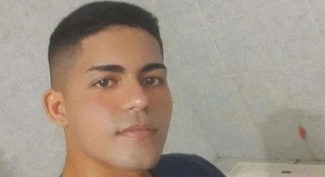 Membros de facção expõem cabeça de jovem em vídeo após decapitação