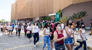 Ceará decide manter vacinação contra Covid-19 de adolescentes sem comorbidade