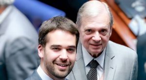 Tasso Jereissati desiste de prévias do PSDB e declara apoio a Eduardo Leite