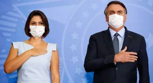 Prefeito de NY sugere a Michelle enviar Bolsonaro para vacinar nos EUA também