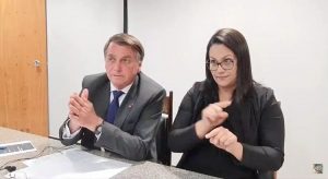 Bolsonaro se defende por nota com Temer e diz que isolamento "engordou" o povo