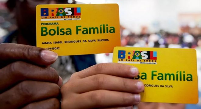 PF cumpre mandado contra servidores suspeitos de fraudar Bolsa Família no Ceará