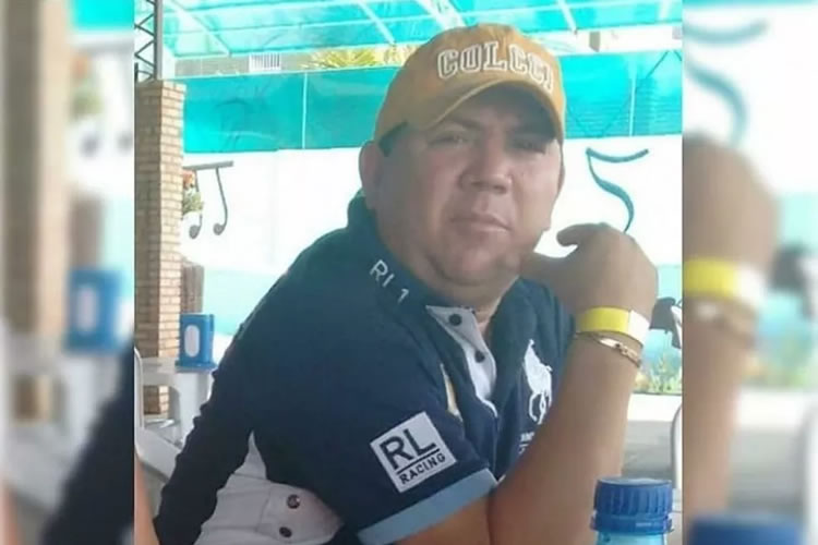 Ônibus com romeiros bate em carro e deixa uma pessoa morta em Canindé, no Ceará