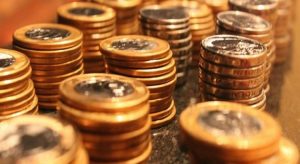 Governo deve deixar R$ 72 bi fora do teto de gastos em 2022, estima economista