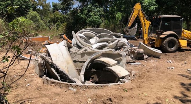 Caixa d’água estoura durante a madrugada e preocupa moradores da Zona Rural do Crato