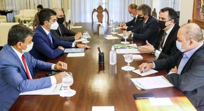 "Nossos inimigos deveriam ser o preço do feijão, da luz e da gasolina", diz Pacheco