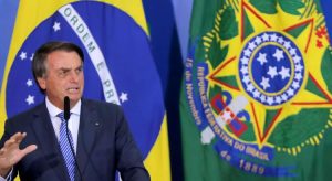 Bolsonaro defende Paulo Guedes e política de preços da Petrobras