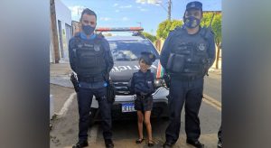 PM surpreende criança em Juazeiro na festa dos 7 anos a qual admira a policia