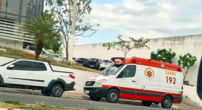 Mecânico é flagrado dirigindo ambulância do Samu em alta velocidade no Crato