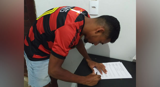 Nael acerta com o Guarani