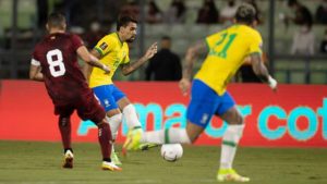 Brasil vence a Venezuela de virada e mantém os 100% nas Eliminatórias