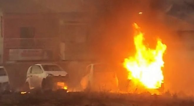 Fogo destruiu carros da Prefeitura de Tarrafas num incêndio esta noite
